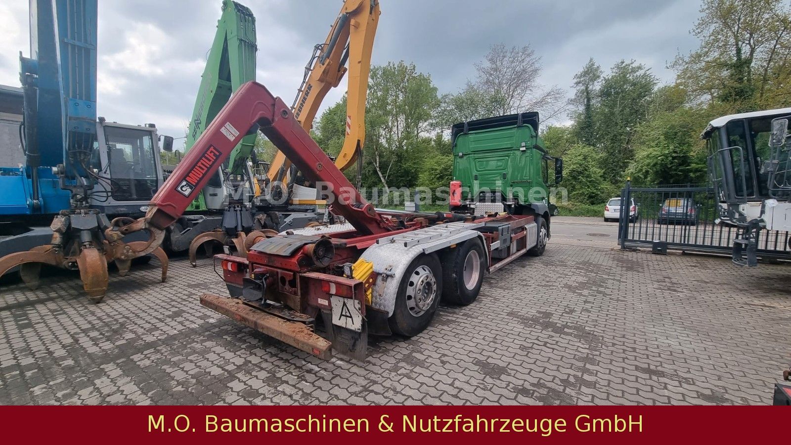 Fahrzeugabbildung Mercedes-Benz Antos 2546 / Euro 6 / 6x2 / Hiab Abroller /