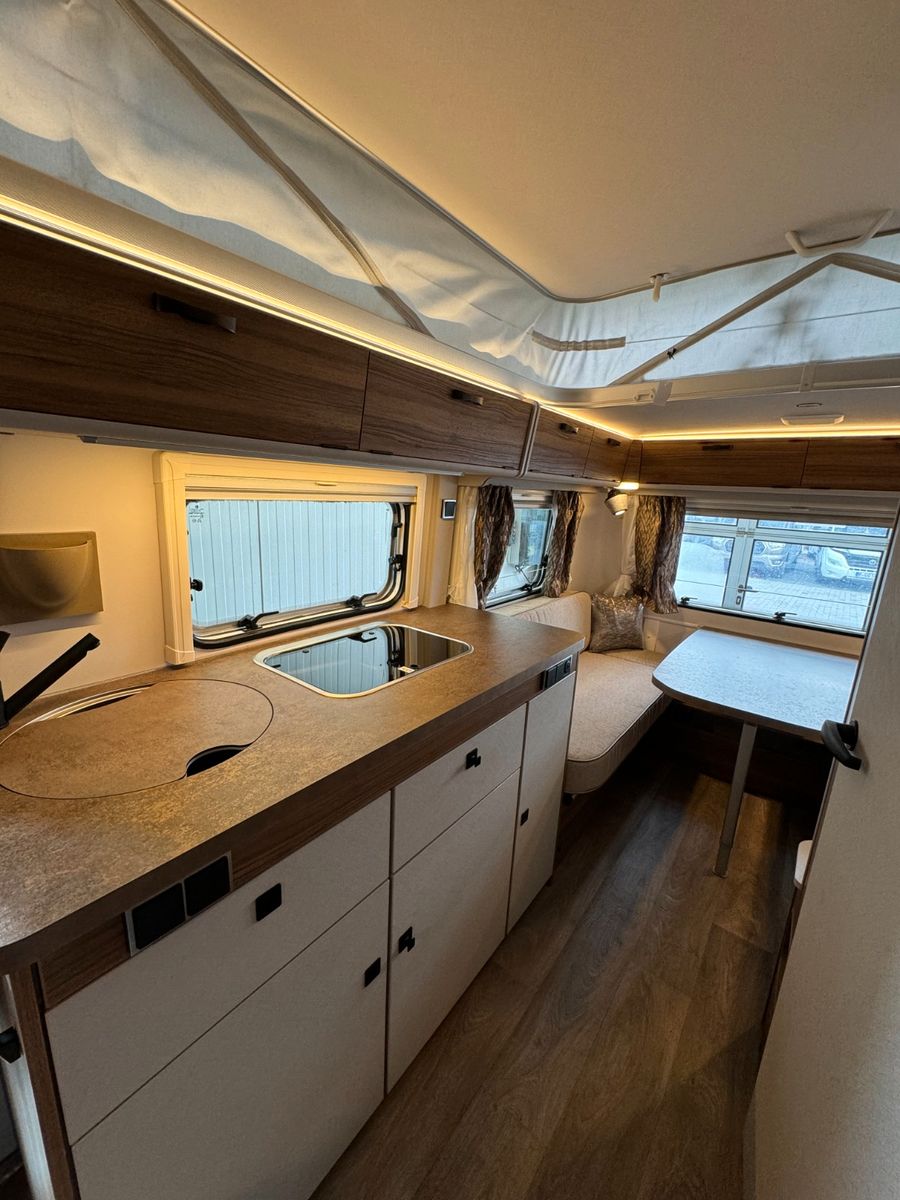 Fahrzeugabbildung HYMER / ERIBA / HYMERCAR Eriba Touring 560  - 9.099€ SPAREN!