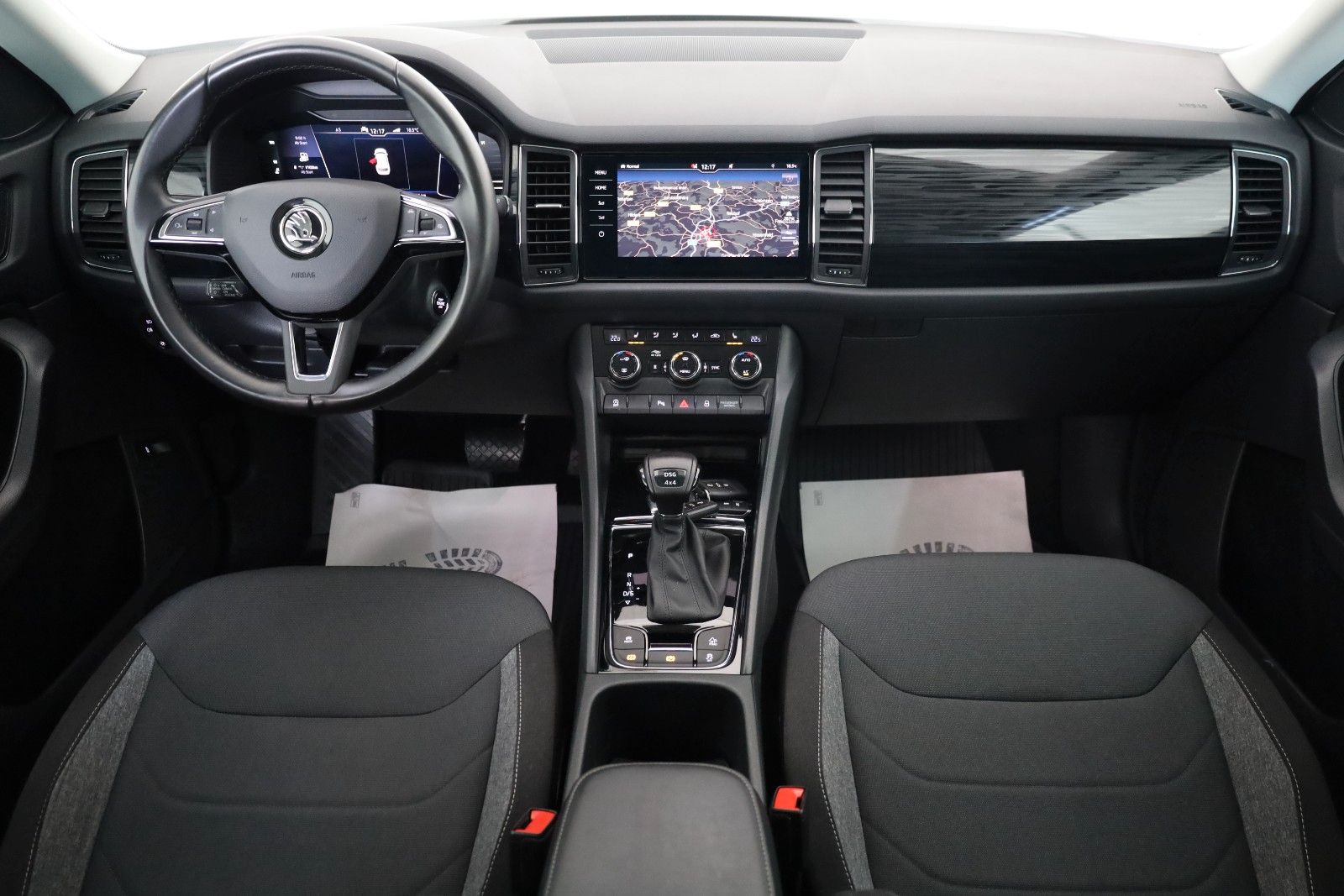 Fahrzeugabbildung SKODA Kodiaq Drive 125 4x4,Navi,4xSH,Kamera,ACC,AHK+WR