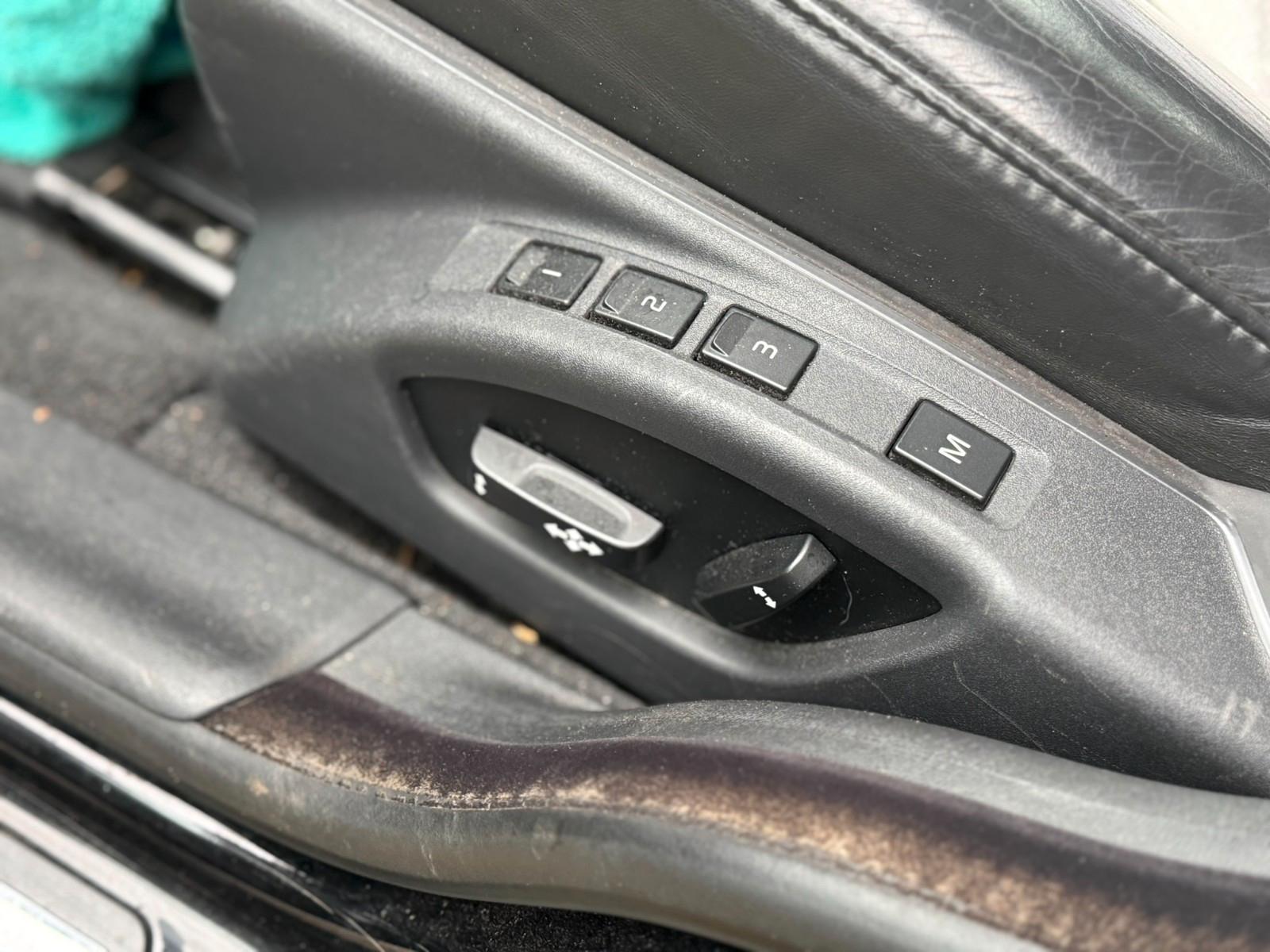 Volvo V70 2011 — photo 23