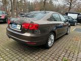 Volkswagen Jetta 1.4 Highline*Voll Leder*Carplay*17 "-Alu* - VW Jetta Benzin Gebrauchtwagen