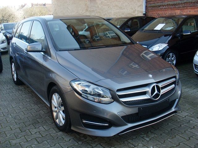 MERCEDES-BENZ B 180 Style Autom / 26.403 Kilometer