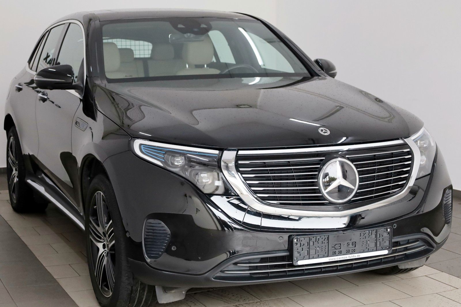 Fahrzeugabbildung Mercedes-Benz EQC 400 4M,Leder,HUD,360°Kam.,SD,ACC,Sitzlüftung