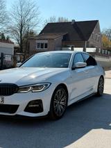 BMW 330d M Sport // Head-up // H&K // Leder // Laser - BMW 330 in Düsseldorf