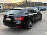 Skoda Superb Combi L&K Vollausstattung Garantie - gebrauchte Skoda Superb aus dem Jahr 2017