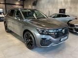 Volkswagen Touareg R Line 4M Black Style AHK Luftf. Standh. - Volkswagen Touareg mit Diesel-Antrieb: Geländewagen