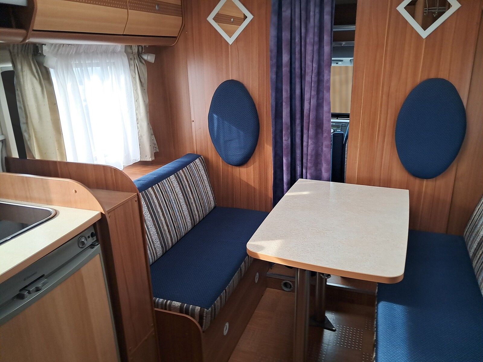 Fahrzeugabbildung Carado T 345 Fahrradträger,Radio,Heckbad