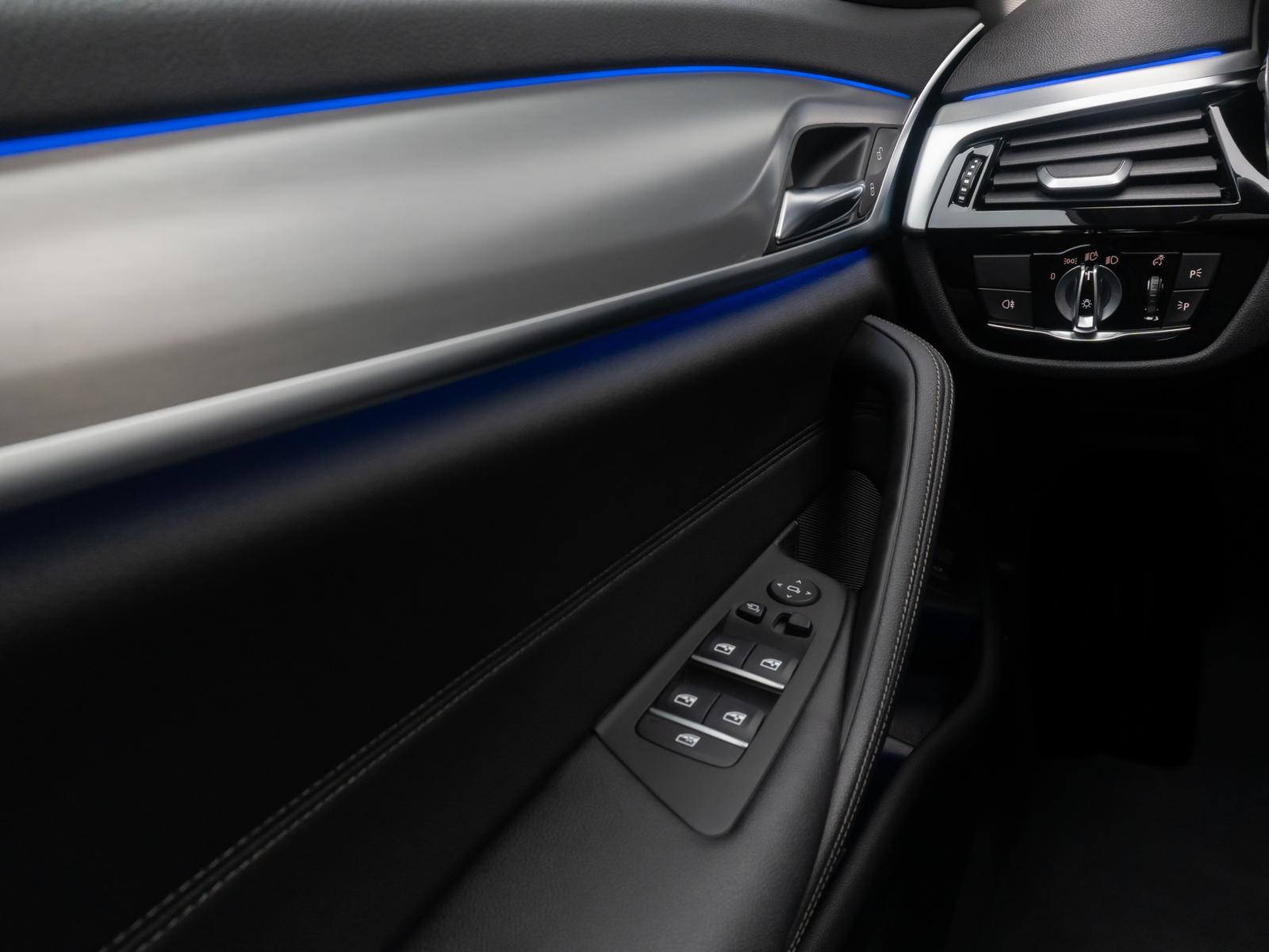 BMW 520d xD DAB HUD Kamera Alarm Panoram Leder Sport