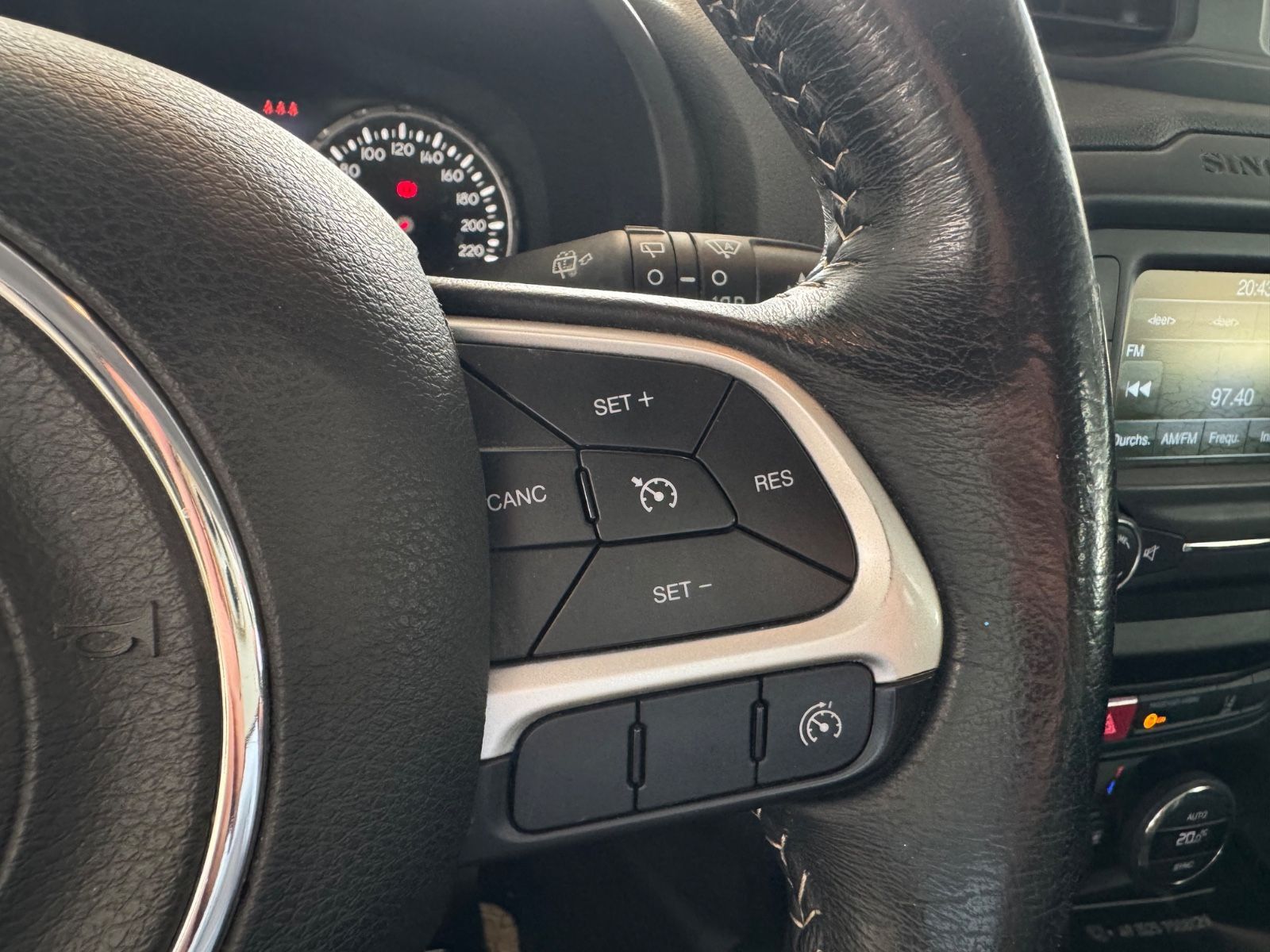 Fahrzeugabbildung Jeep Renegade Limited Adv. Ed. 4x4/LEDER/AHK/KLIMA/SH
