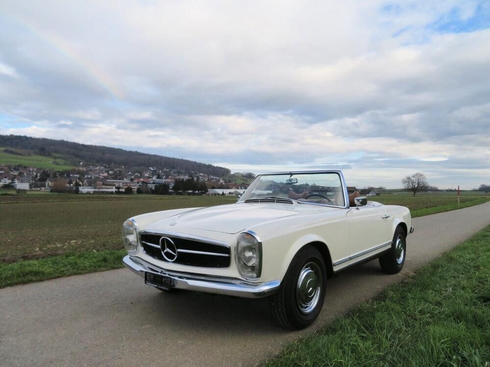 Mercedes-Benz 230