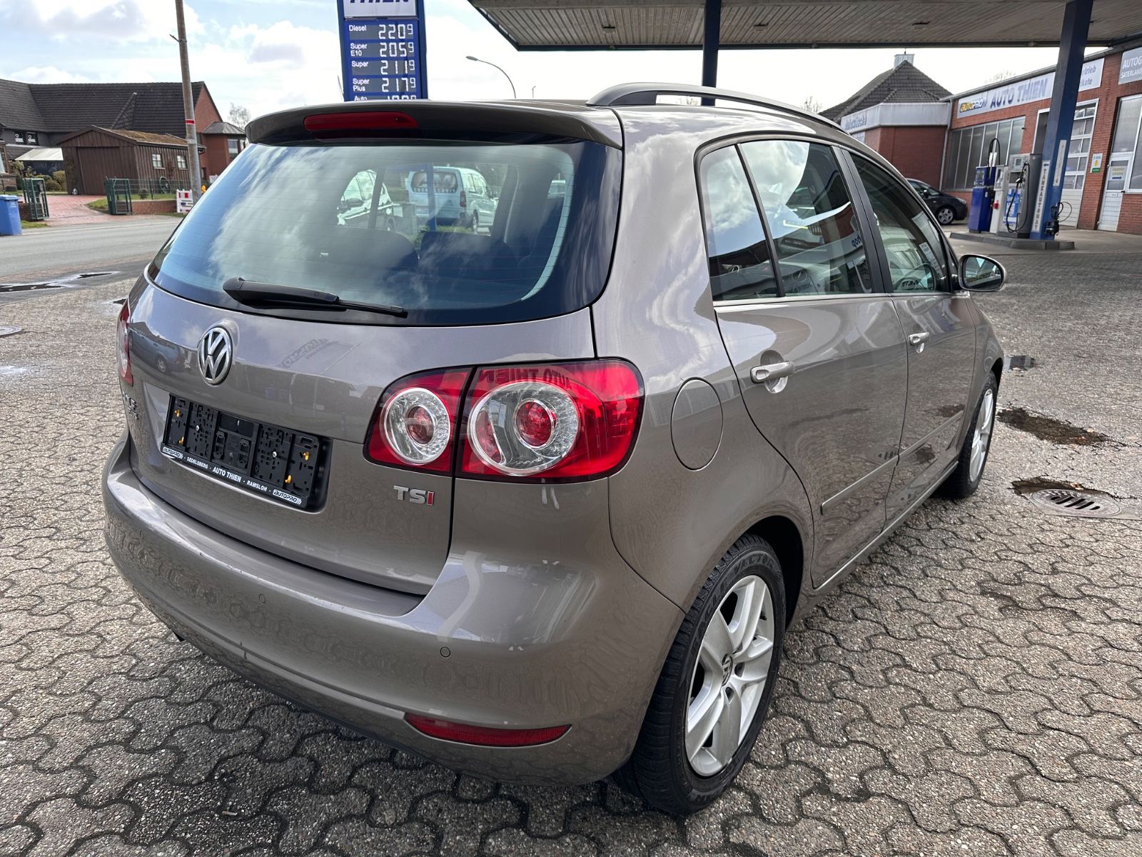 Fahrzeugabbildung Volkswagen Golf Plus 1.4 TSI DSG Comfortline AHK/PDC/GJR