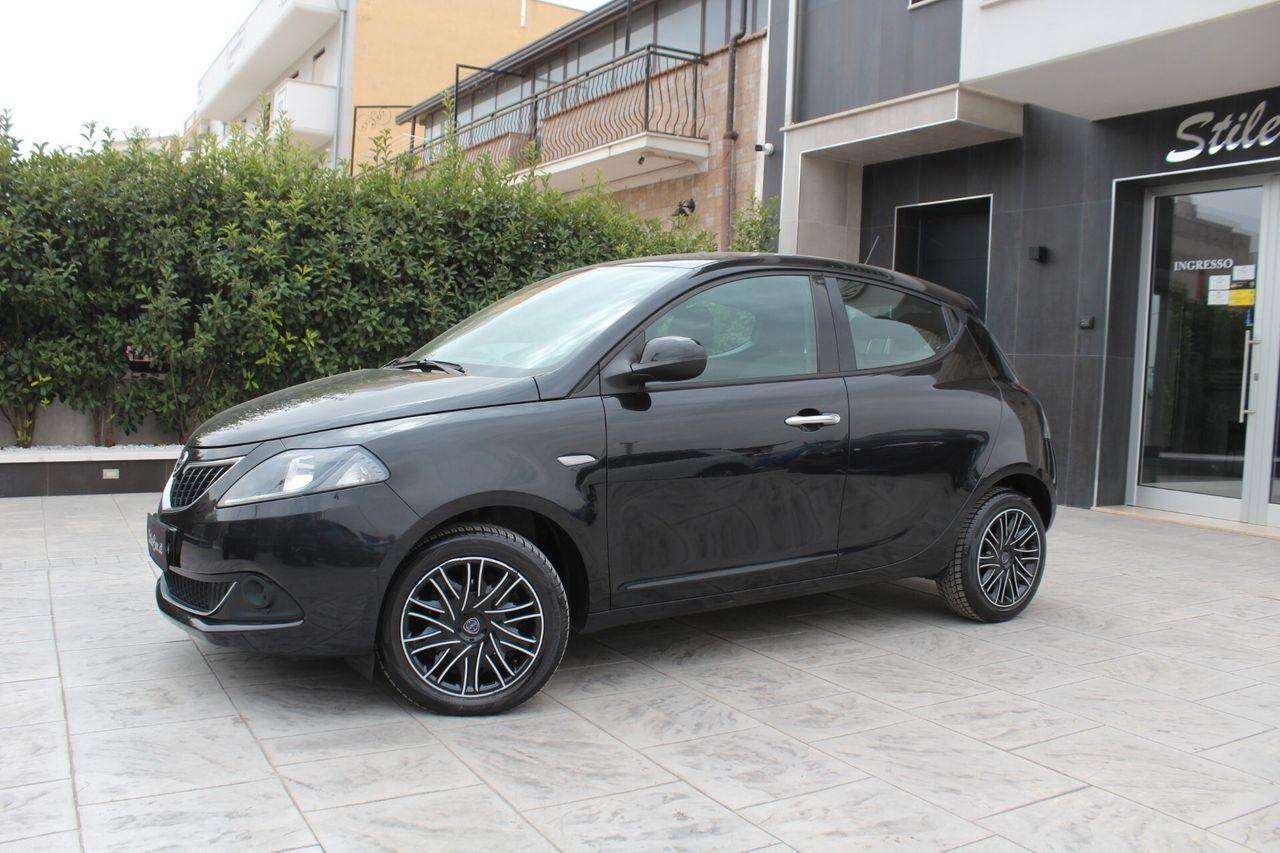 Lancia Ypsilon 1.0 FireFly 5 porte S&S Hybrid Ec