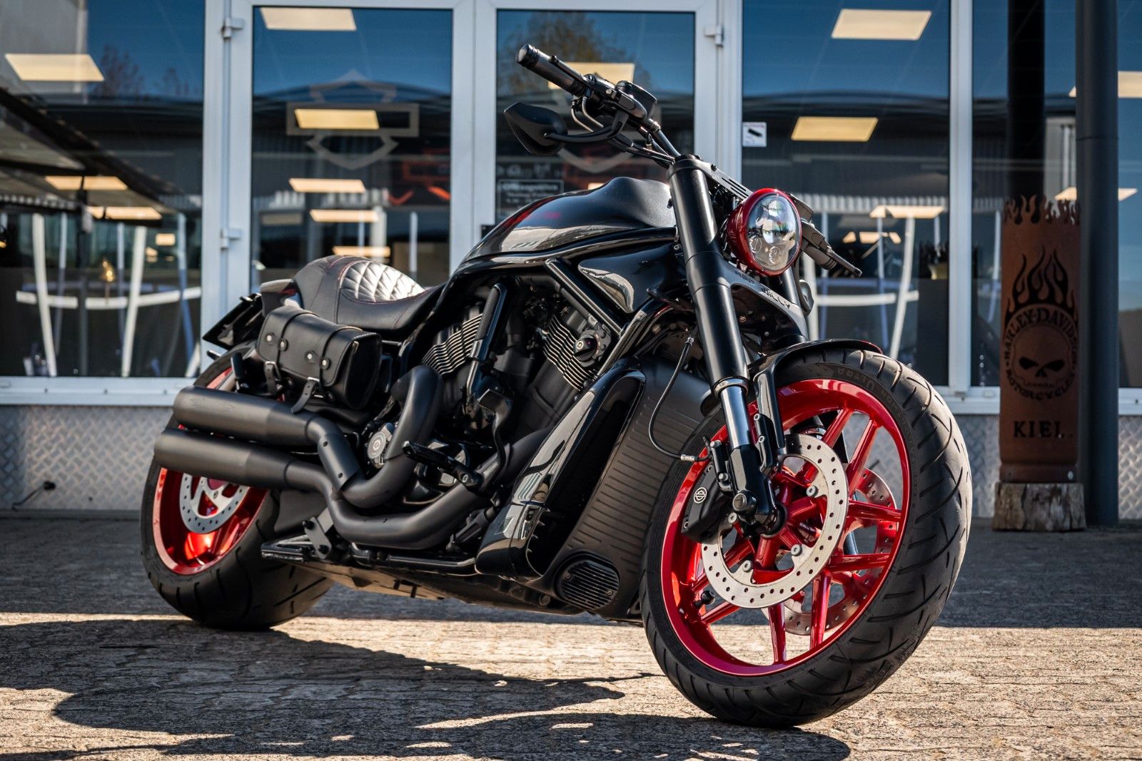 Fahrzeugabbildung Harley-Davidson VRSCDX Night Rod Special- Airride - Remus -