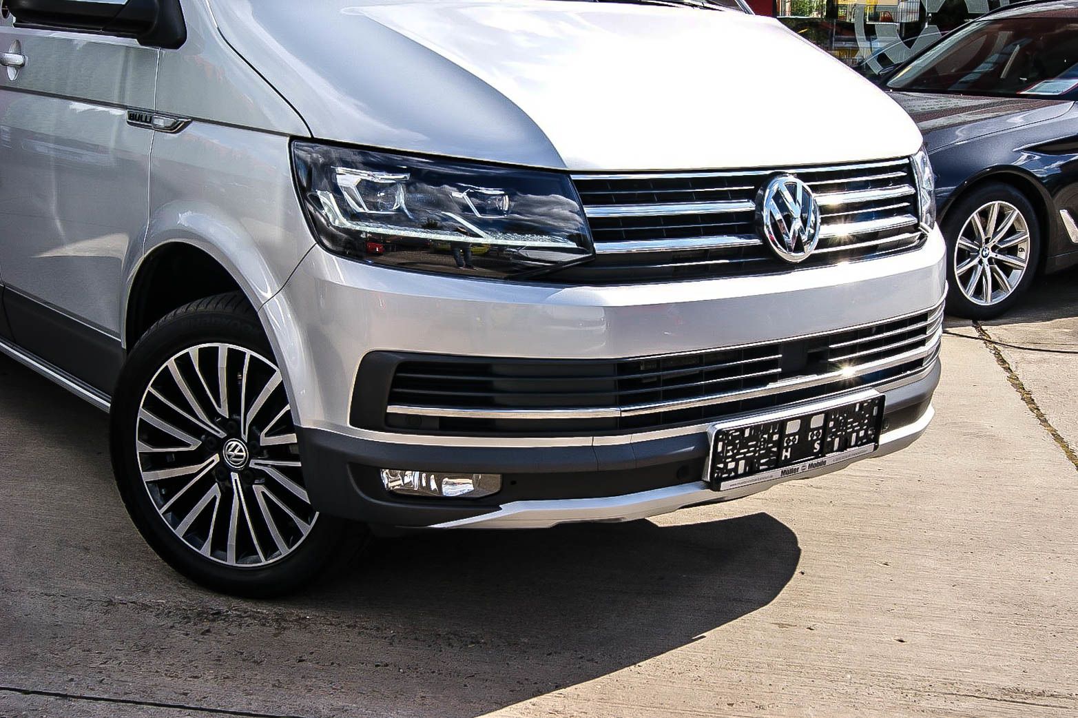 Fahrzeugabbildung Volkswagen T6 Multivan PanAmericana 20TDI 7-SITZE LED STHZG