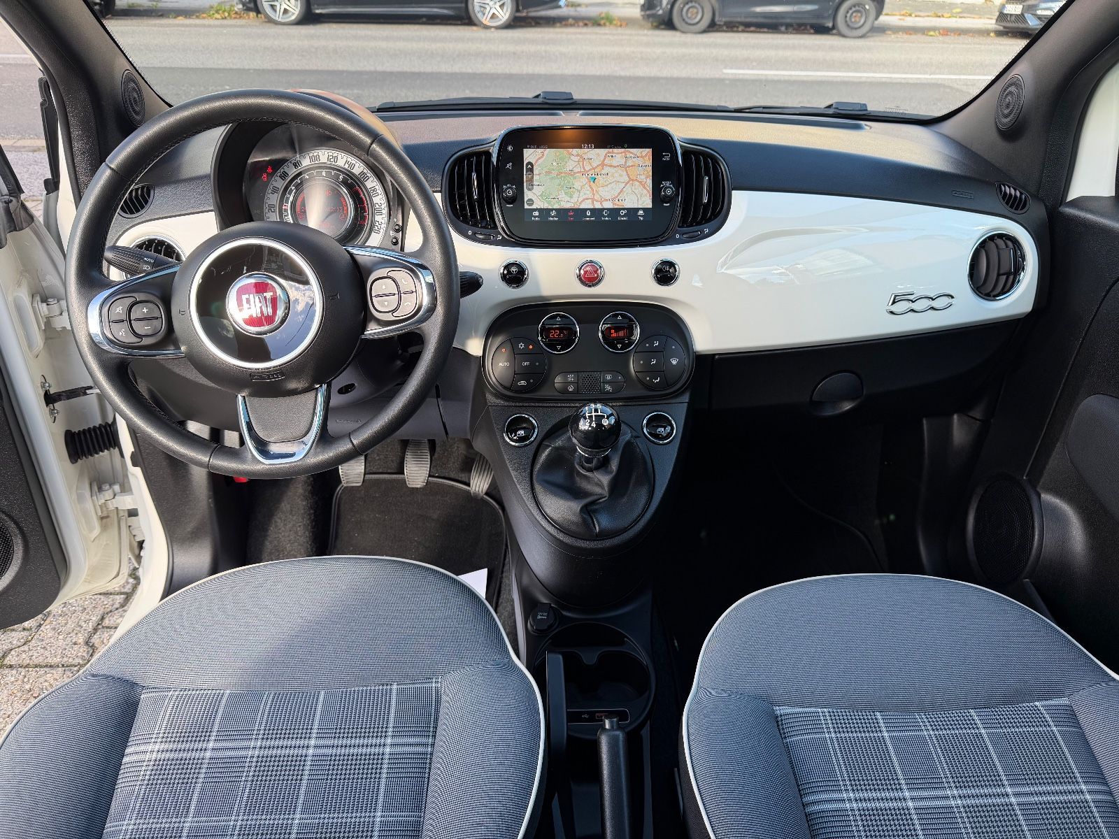 Fahrzeugabbildung Fiat 500 Lounge 1-HAND TEMPOMAT NAVI PDC