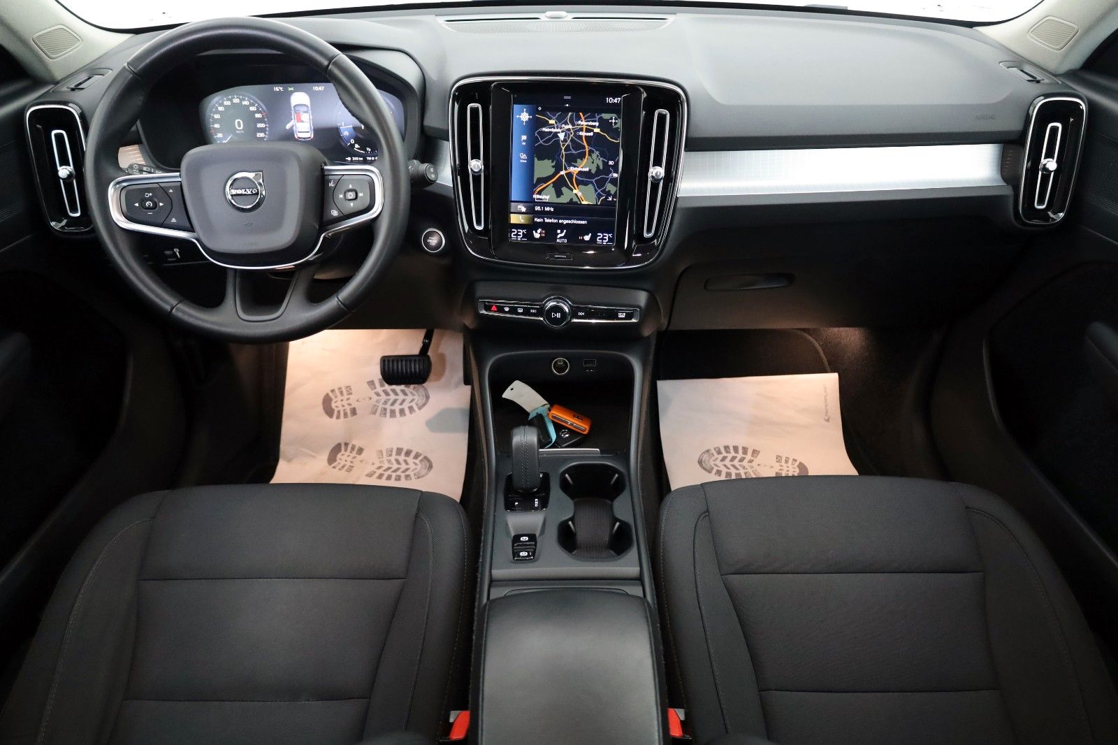 Fahrzeugabbildung Volvo XC40 Momentum Pro Navi,LED,Kamera,SH,Apple Car