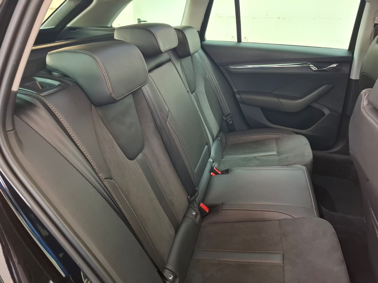 Fahrzeugabbildung SKODA Octavia Combi Scout 2,0 TDI DSG 4x4 +AHK +Kamera