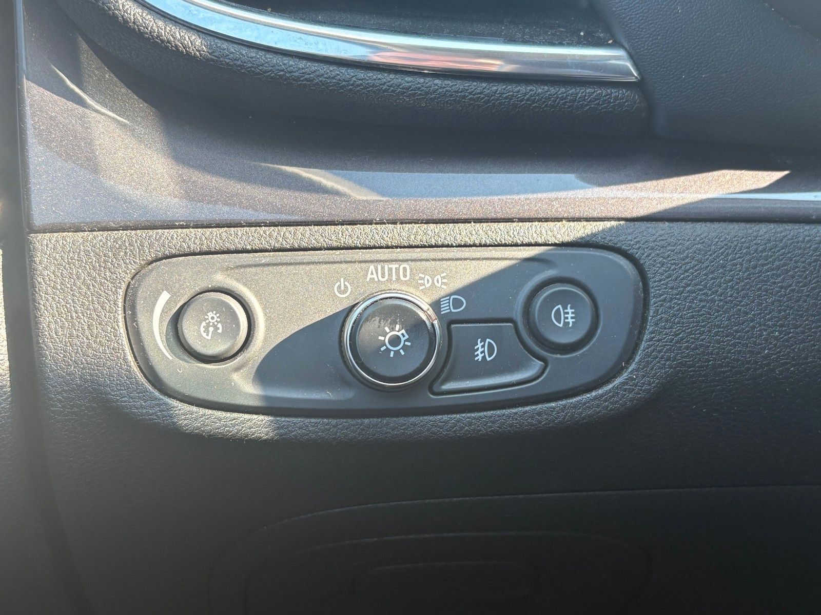 Fahrzeugabbildung Opel Mokka X 1.4 Innovation Aut. Navi LED SPORTSITZE