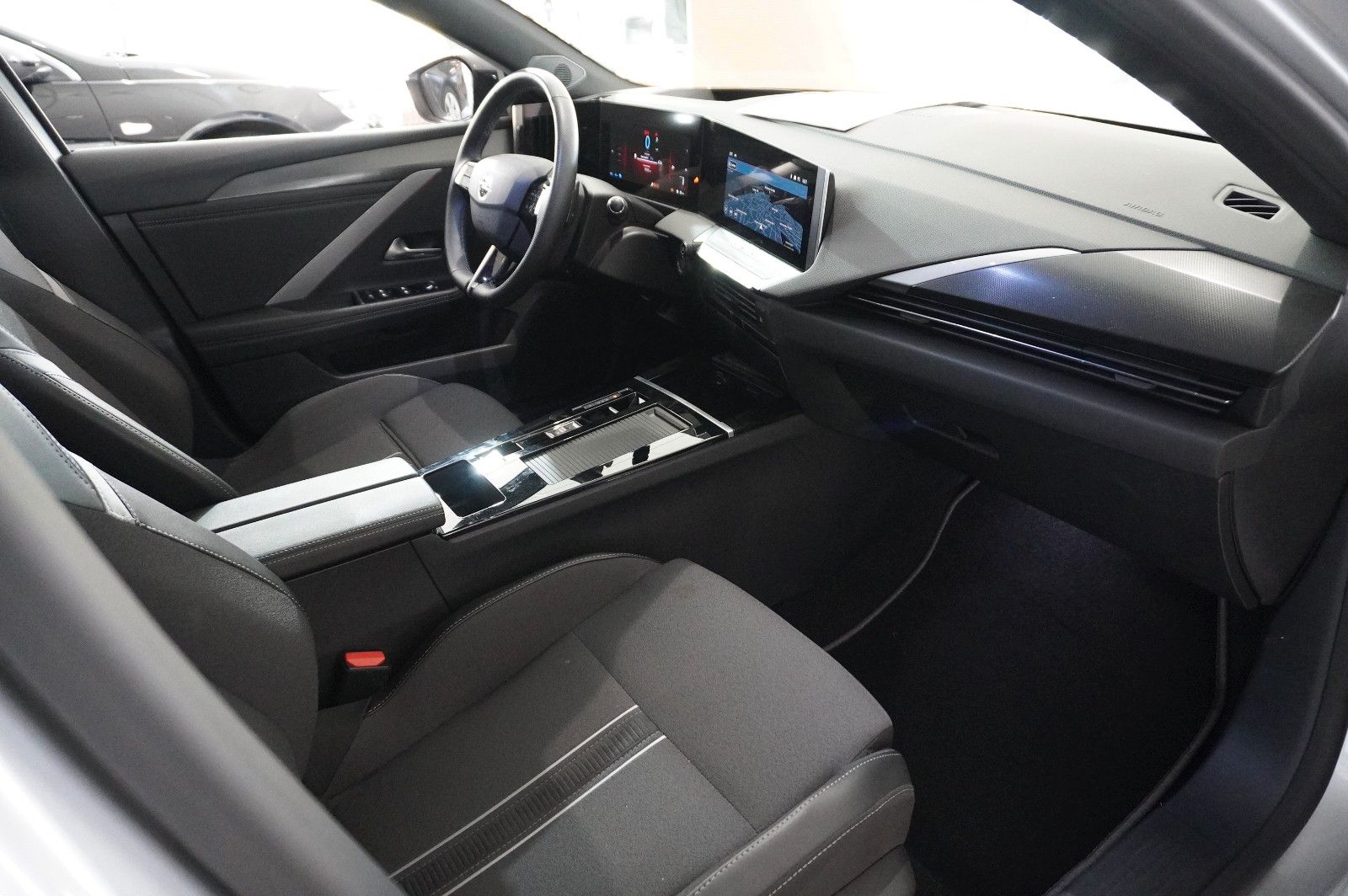 Fahrzeugabbildung Opel Astra L Lim. 1.6 HYBRID GS SPORT NAVI/360°/SPORT