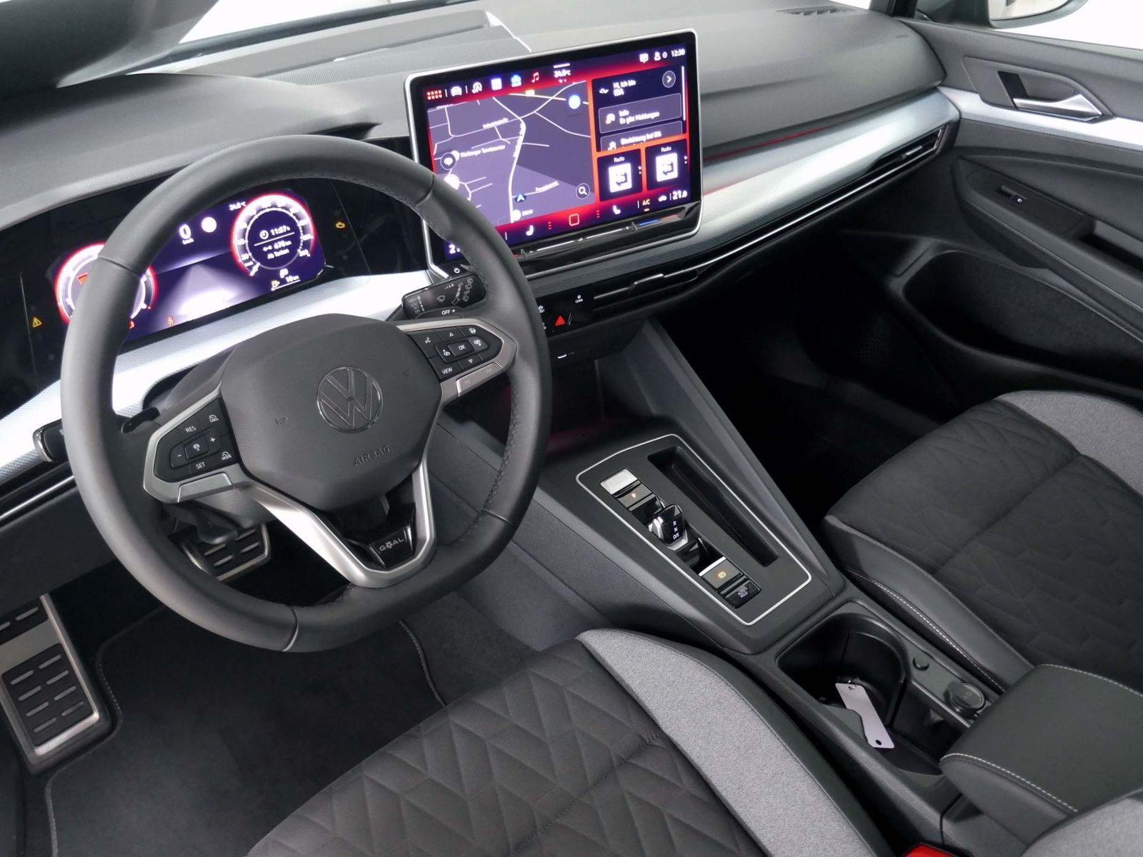 Fahrzeugabbildung Volkswagen Golf VIII Variant GOAL 2.0 TDI | LED AHK RFK ACC