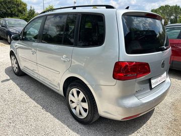 Volkswagen Touran - 4