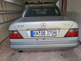 Mercedes-Benz E 320 E 320 - Mercedes-Benz E 320 mit Benzin-Antrieb