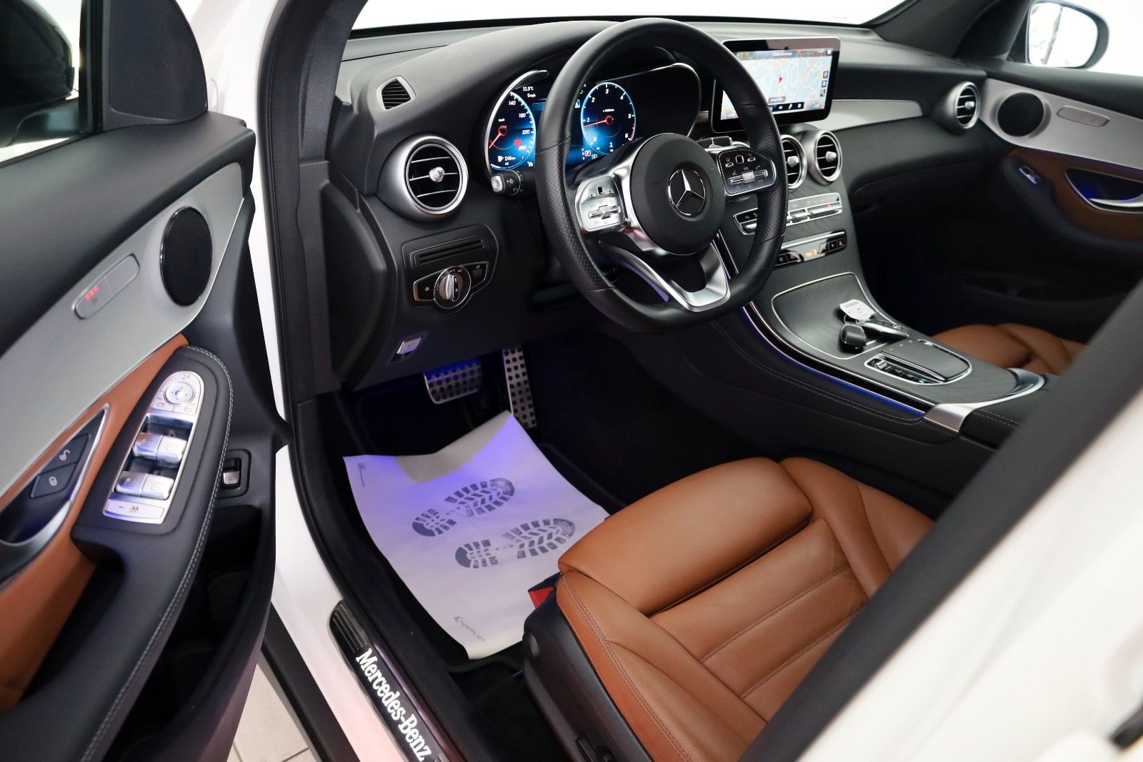 Fahrzeugabbildung Mercedes-Benz GLC 200d Coupé AMG Line Leder,Navi,LED,Night Pak