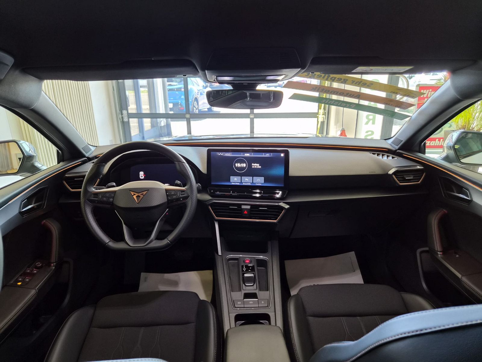 Fahrzeugabbildung CUPRA Leon Sportstourer / NAVI / KAMERA / T-LEDER