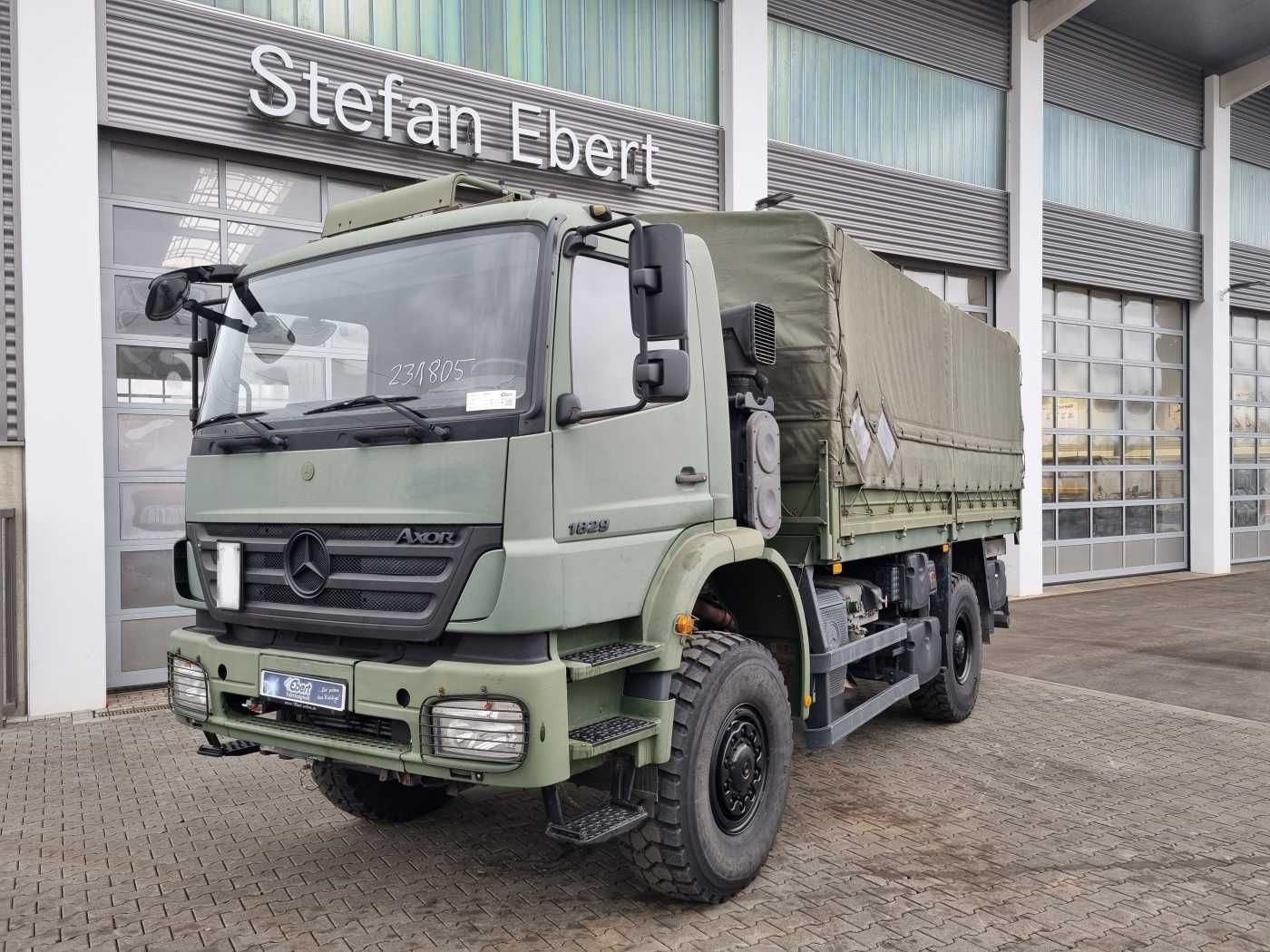 Fahrzeugabbildung Mercedes-Benz Axor 1829 A 4x4 Pritsche/Plane 10 Stück