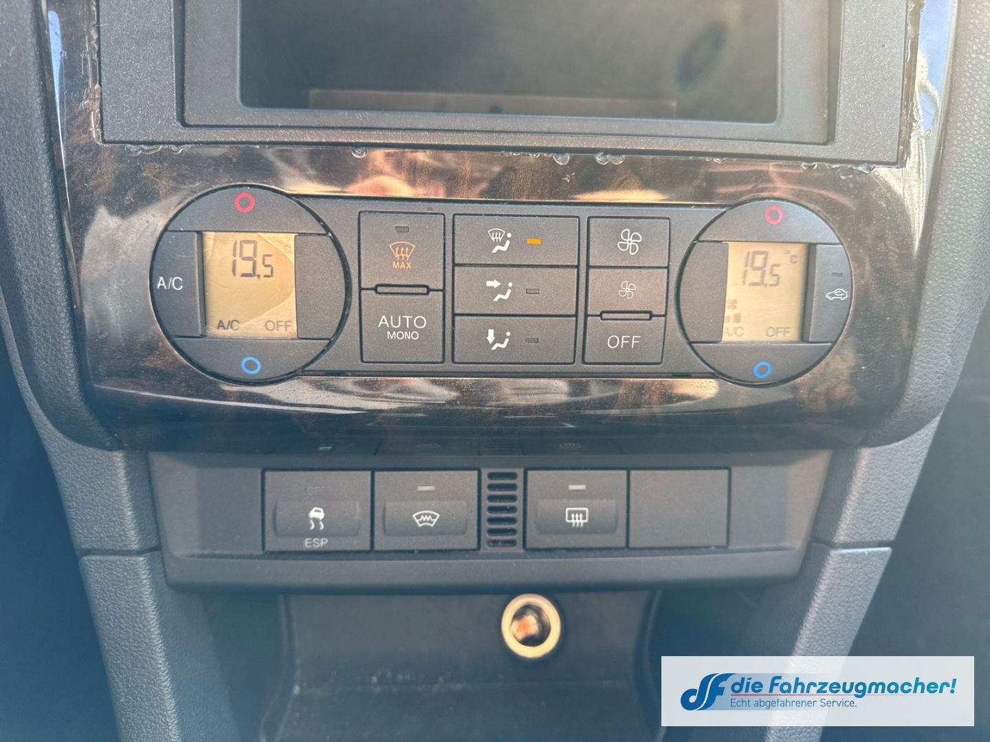 Fahrzeugabbildung Ford Focus Turnier Ghia Xenon Klimaautom *EXPORT