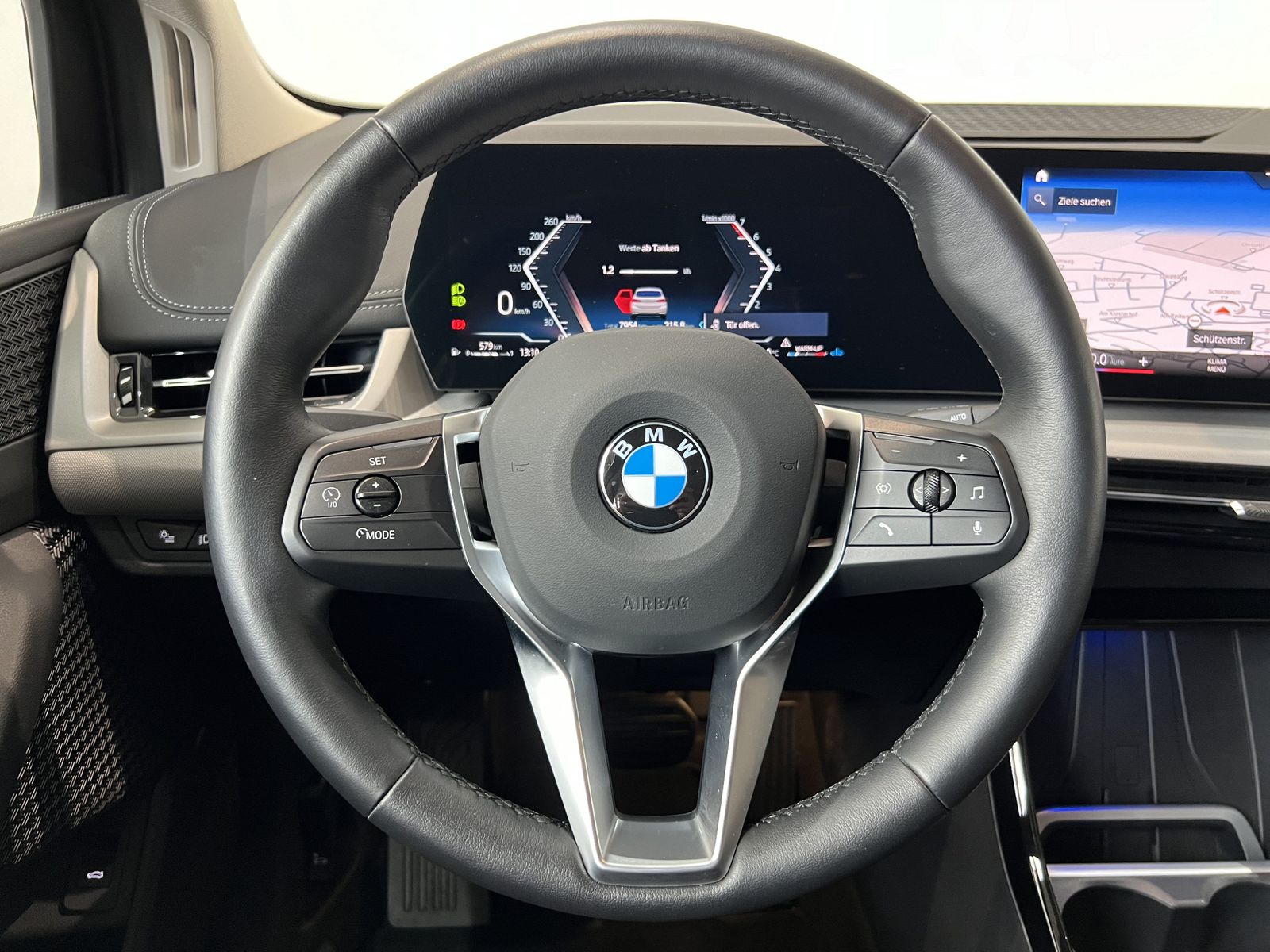 Fahrzeugabbildung BMW 218i Driving Assistant Lenkradheizung