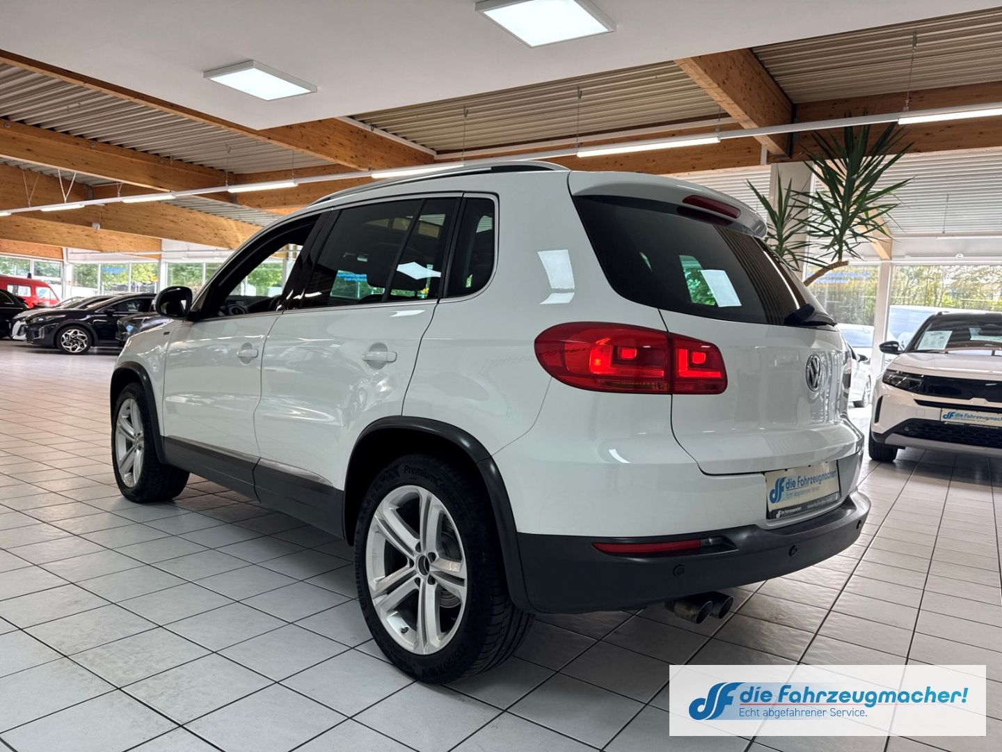 Fahrzeugabbildung Volkswagen Tiguan Lounge Sport & Style 4x4 AHK sch.