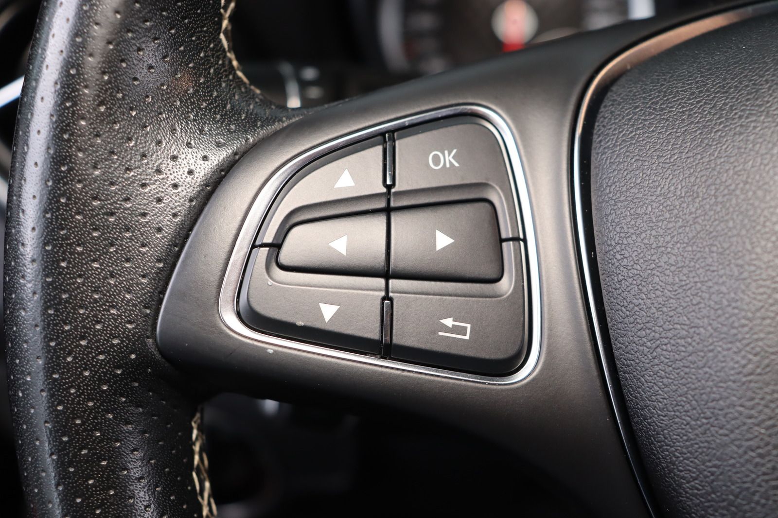 Fahrzeugabbildung Mercedes-Benz A 200 d * LED * Navi * SHZ *