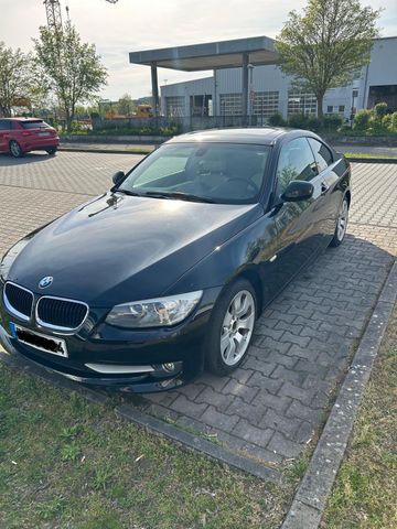 BMW E92 320i