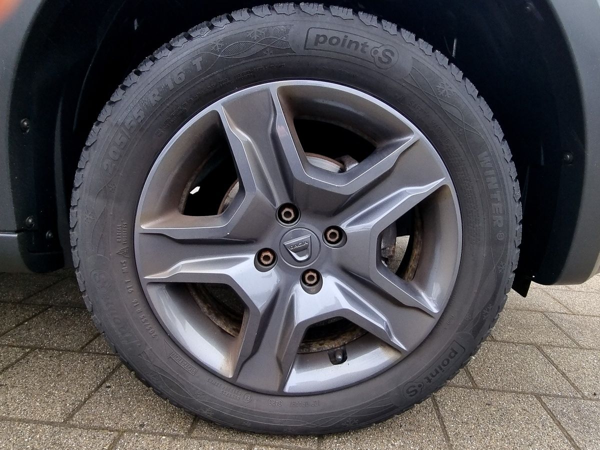 Fahrzeugabbildung Dacia Sandero Stepway Celebration TCe 90