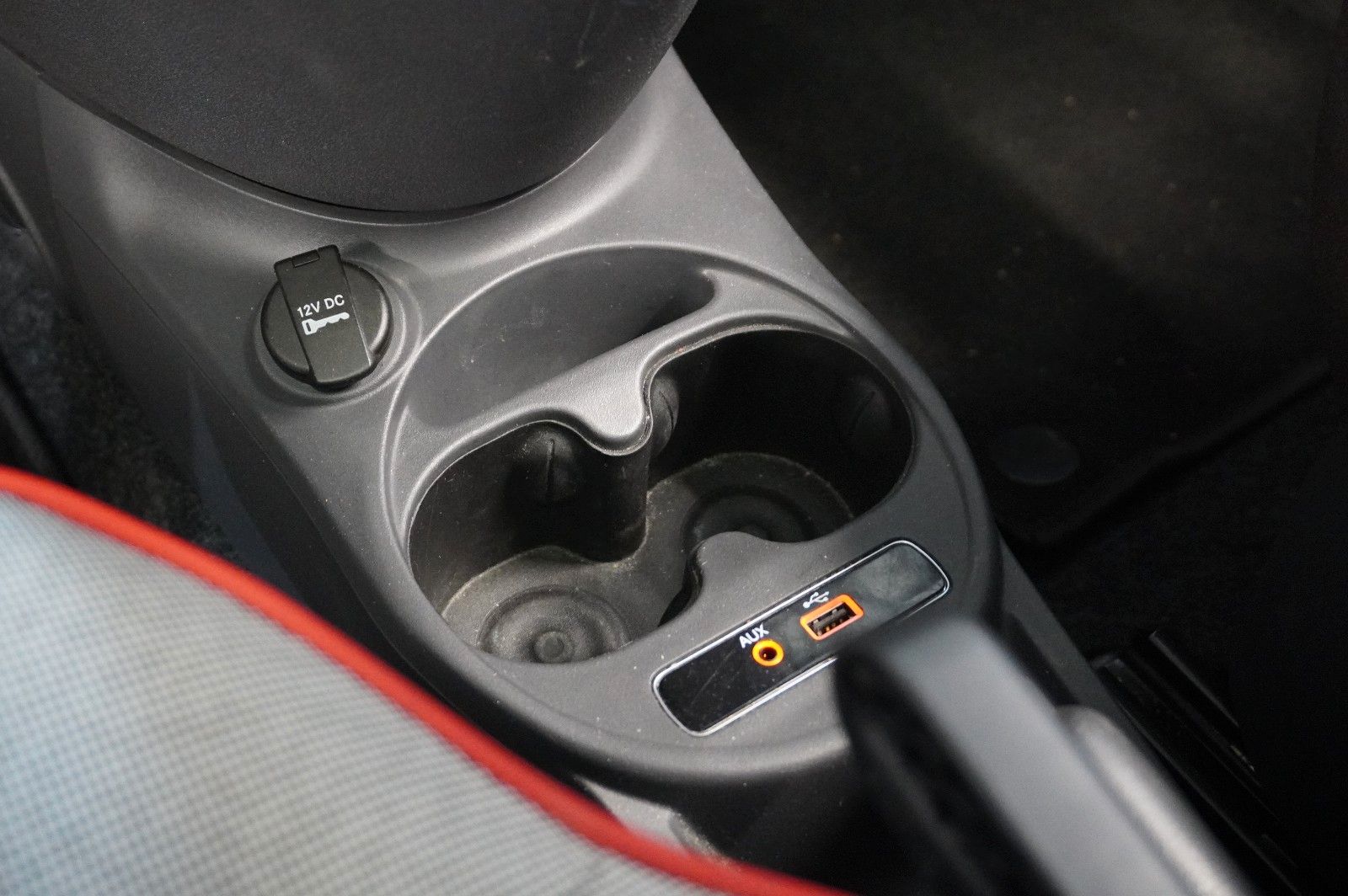 Fahrzeugabbildung Fiat 500 1.2 LOUNGE LED/PANO./USB/NEBEL/TOUCH/PDC