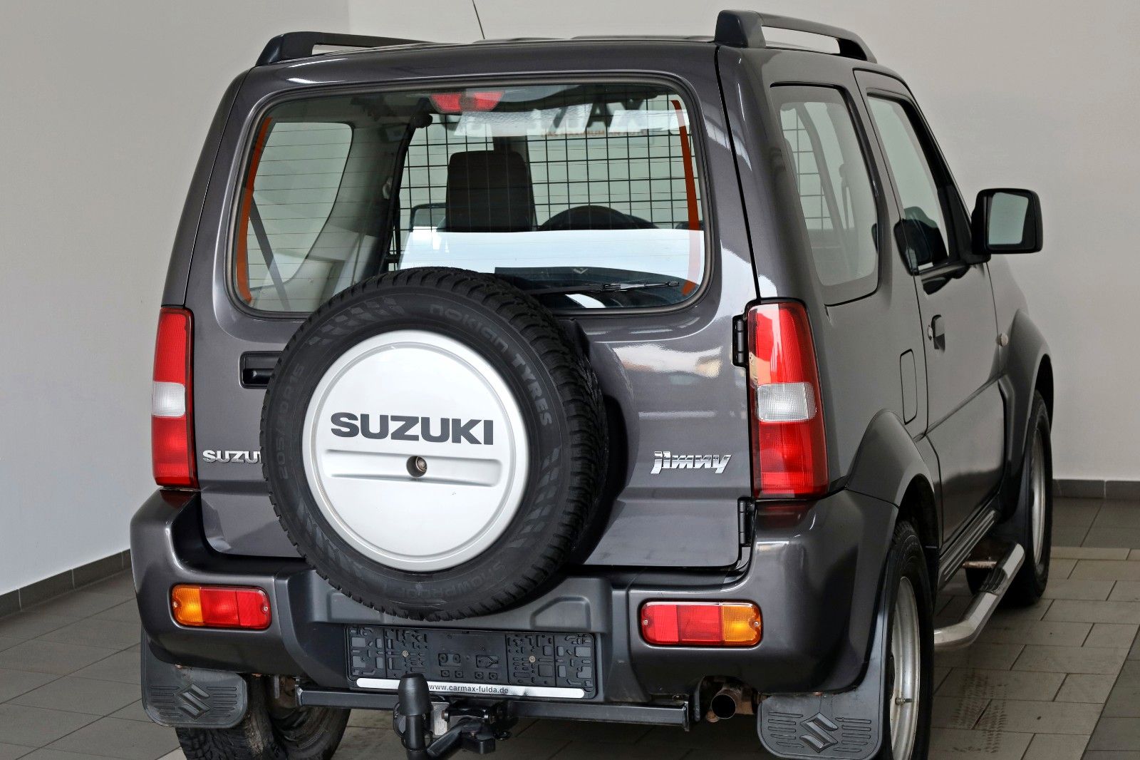 Fahrzeugabbildung Suzuki Jimny Club Modellpflege, 8 fach bereift,AHK