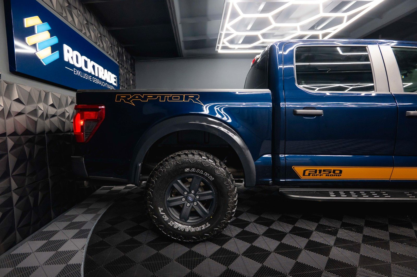 Fahrzeugabbildung Ford F150 5.0L V8 4x4 Offroad SuperCrew RAPTOR 19%