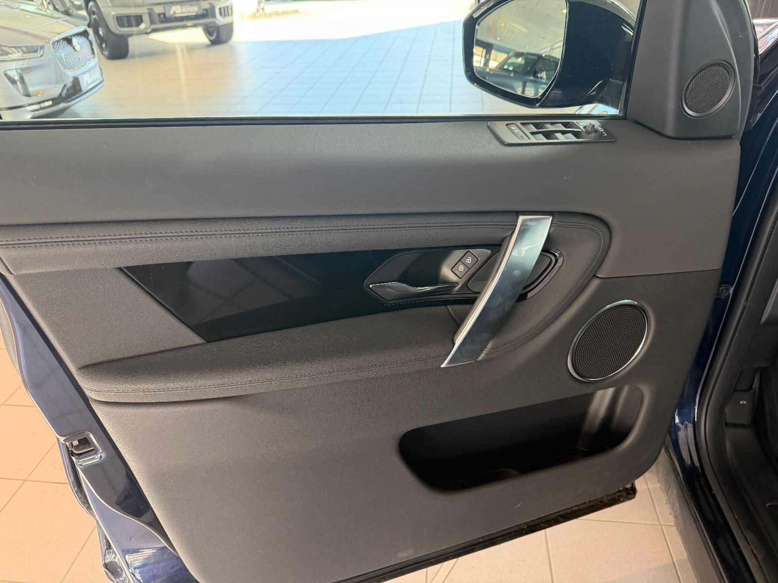 Fahrzeugabbildung Land Rover Discovery Sport S /360°KAM/ACC/NAVI/SHZ/L-HEIZUN