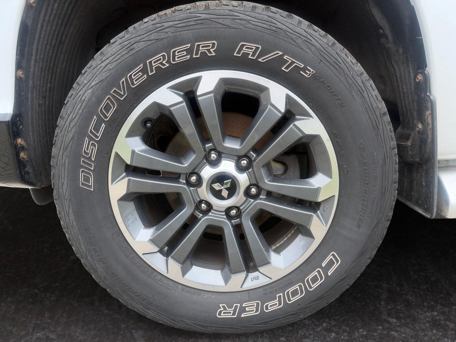 Mitsubishi L200 Top 4x4 2.2 Doppelkabine TEMP+SHZ+USB