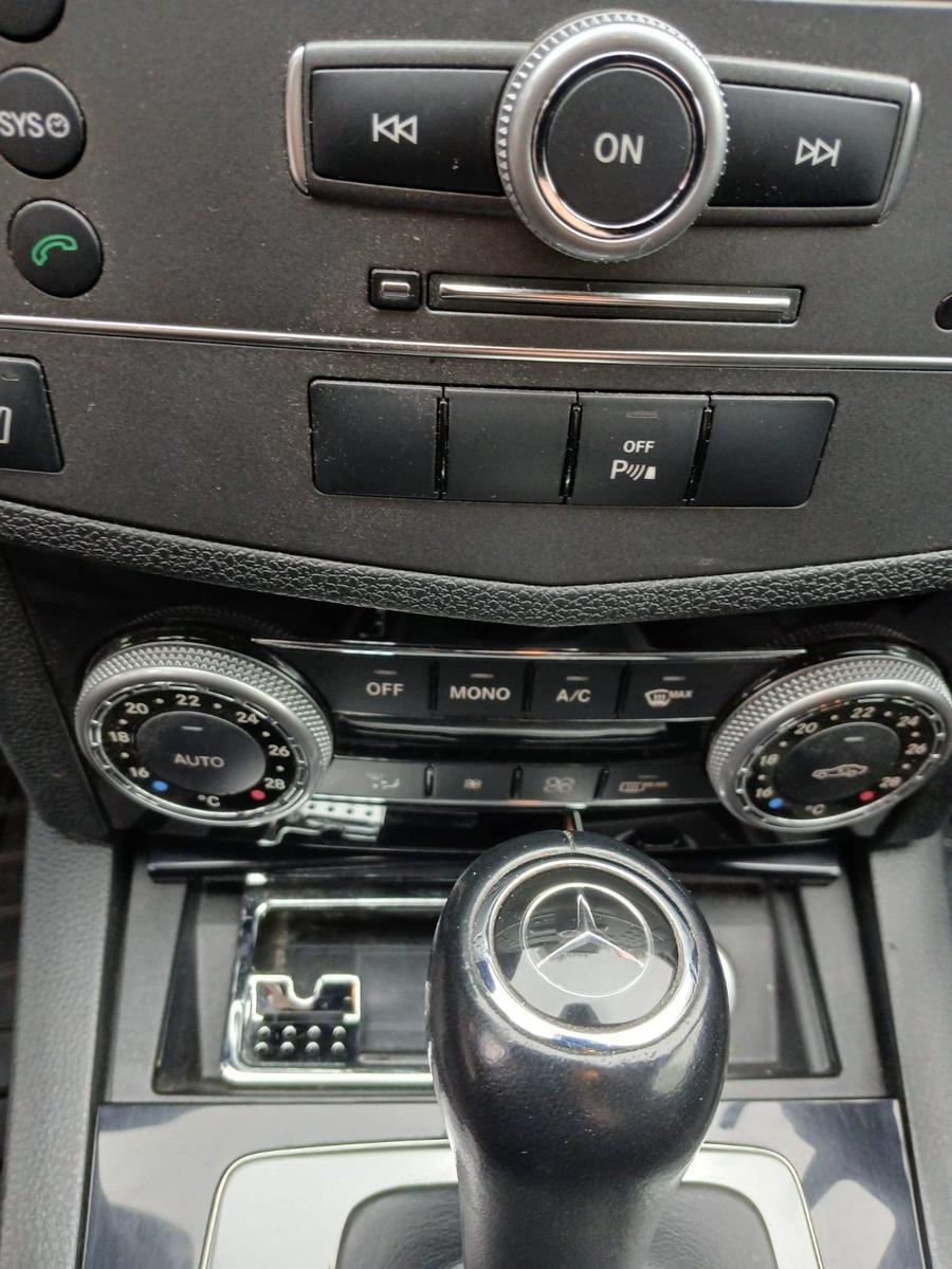 Mercedes-Benz C200 2010 — photo 6