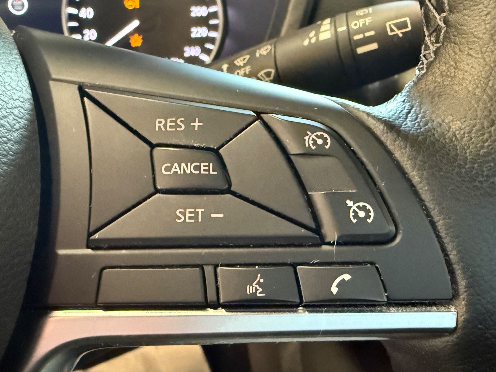 Fahrzeugabbildung Nissan Juke Hybrid N-Connecta - Navi,  Winter-P.