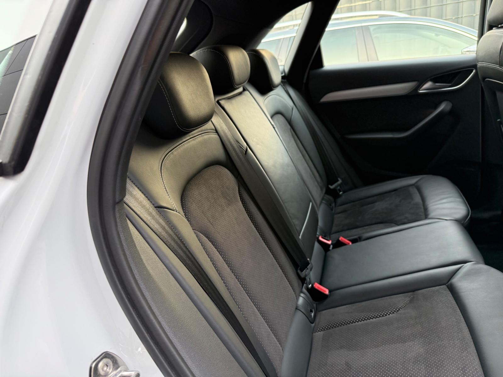 Audi Q3 sport quattro S-Line Sport S-tronic