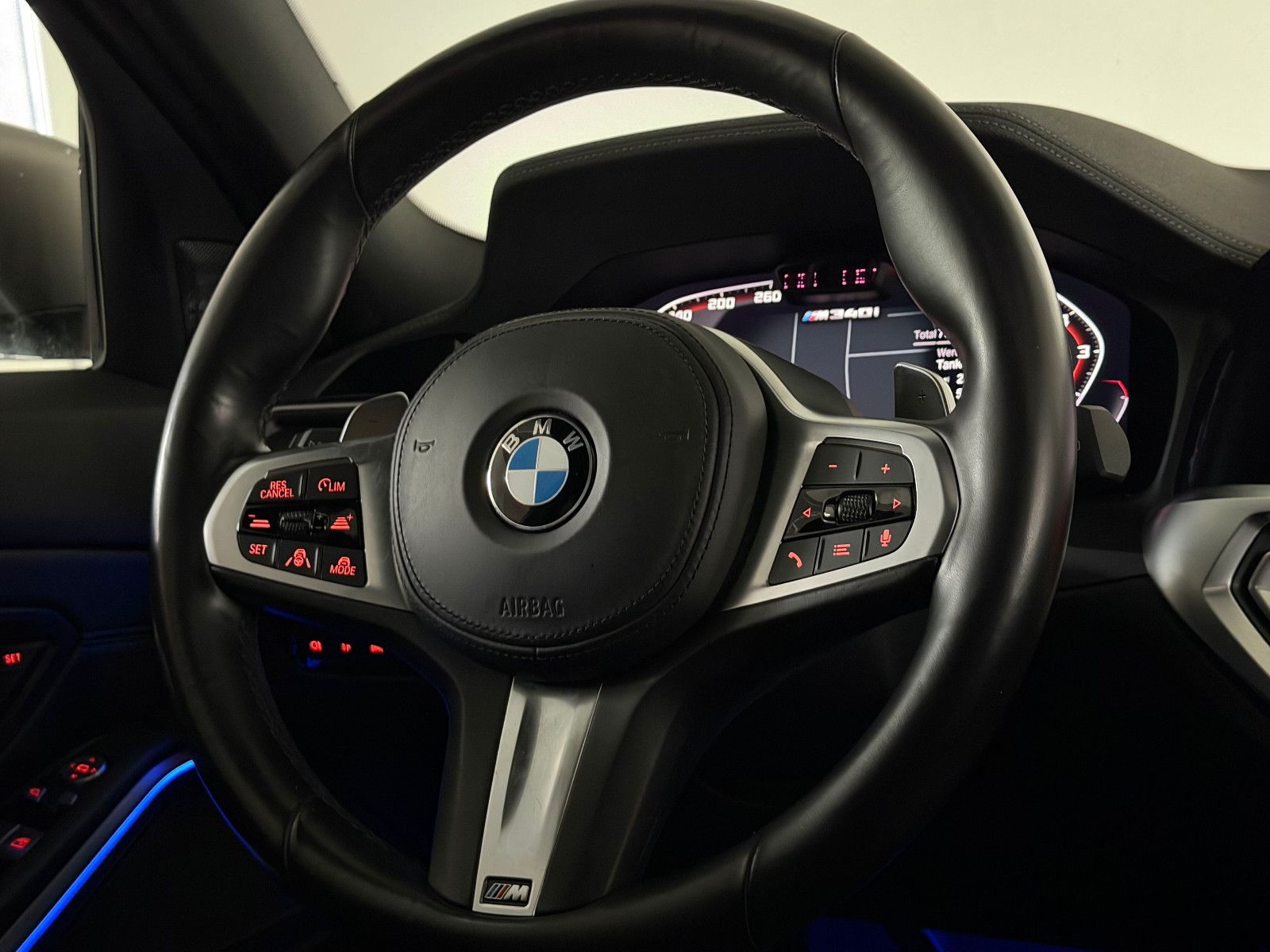 Fahrzeugabbildung BMW M340 i xDrive/PANO/HuD/H&K/VRTL/LASER/DE FZG