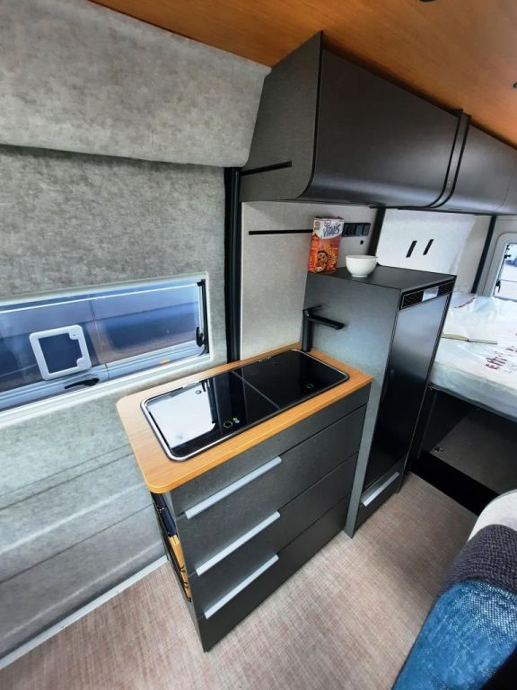 Fahrzeug Übersicht 12 Fahrzeugabbildung HYMER / ERIBA / HYMERCAR Camper Van Redwood 600 Verfüg./Sparen Sie 4.550,