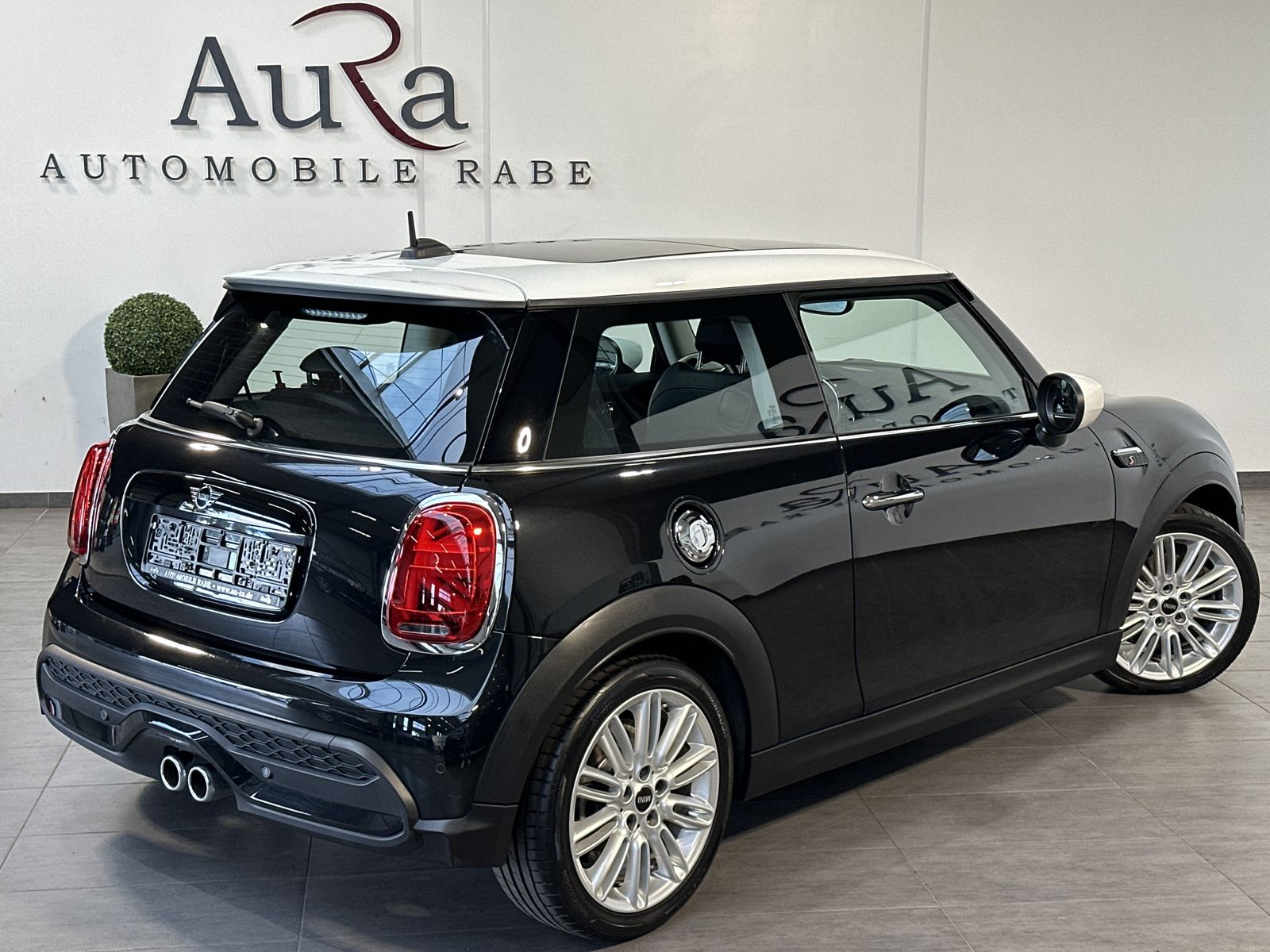 Fahrzeugabbildung MINI Cooper S Sport-Aut. NAV+LED+PANO+PARKASSISTENT
