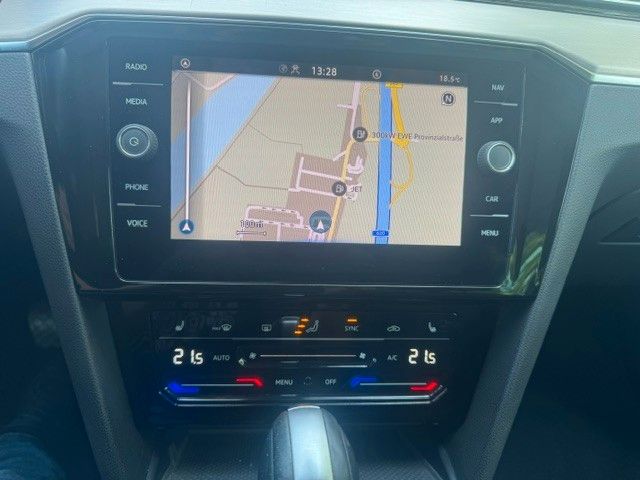 Fahrzeugabbildung Volkswagen Passat Variant Elegance LED AHK LEDER