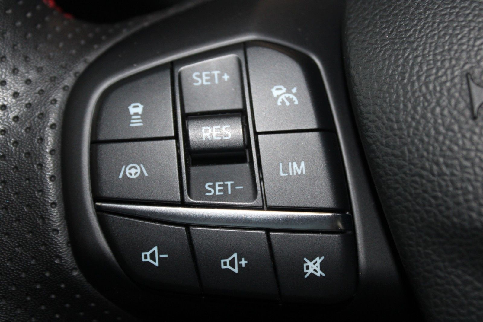 Fahrzeugabbildung Ford Focus ST-Line Aut. LED ACC BLIS WinterPaket uvm.