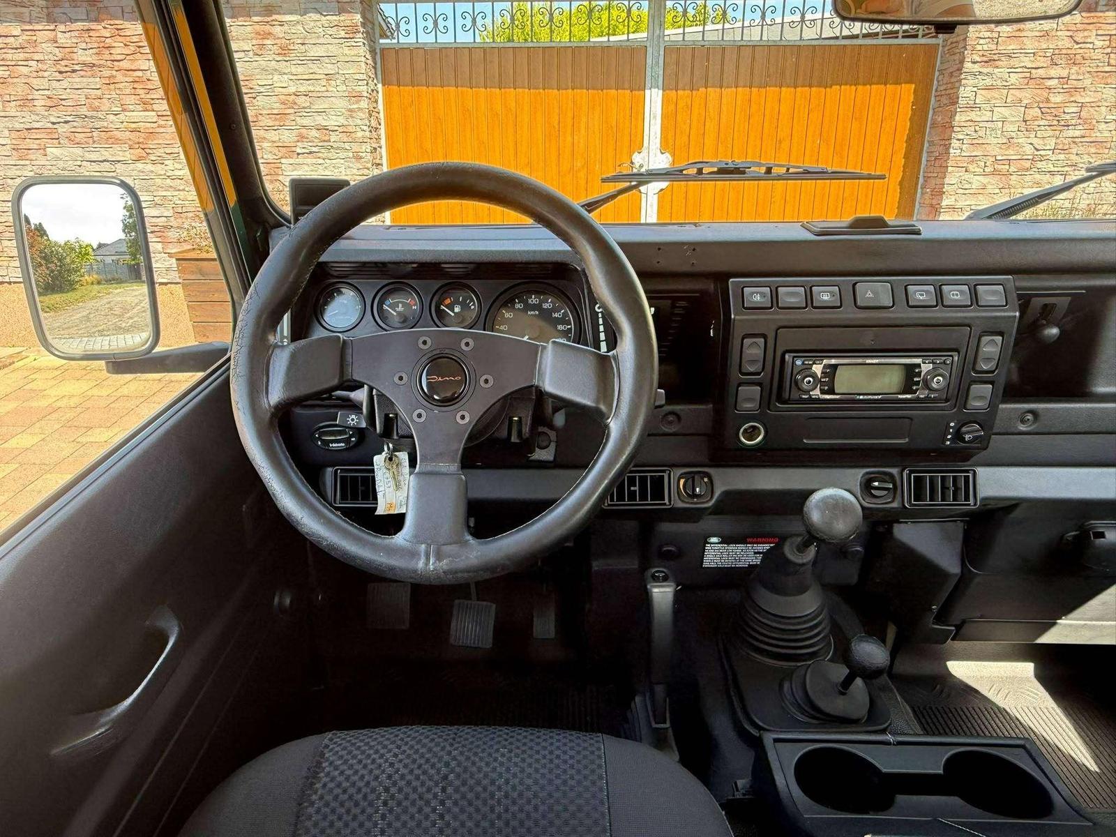 Land Rover Defender 90 E 122ch - BVM - Carnet entretien - Entretien récent - Pneus toutes saisons