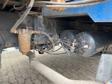 Fahrzeugabbildung MAN L2000 Pritsche + Kran 1 Hand Scheckheft